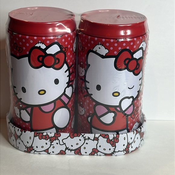 Hello Kitty Red Salt & Pepper Shakers NWT - Picture 8 of 8
